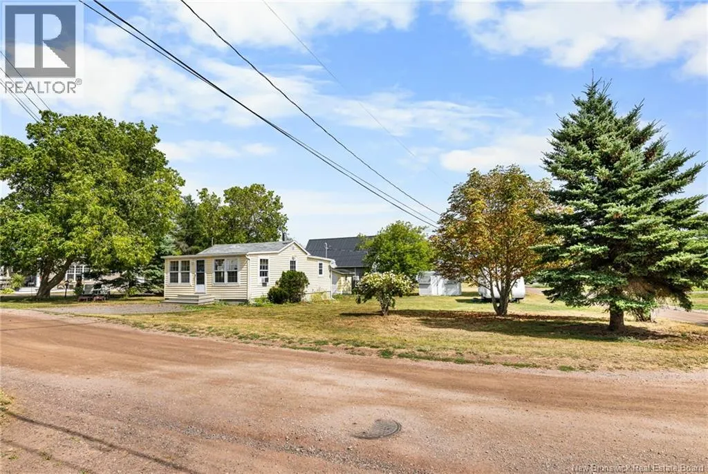 18 Pelican Avenue