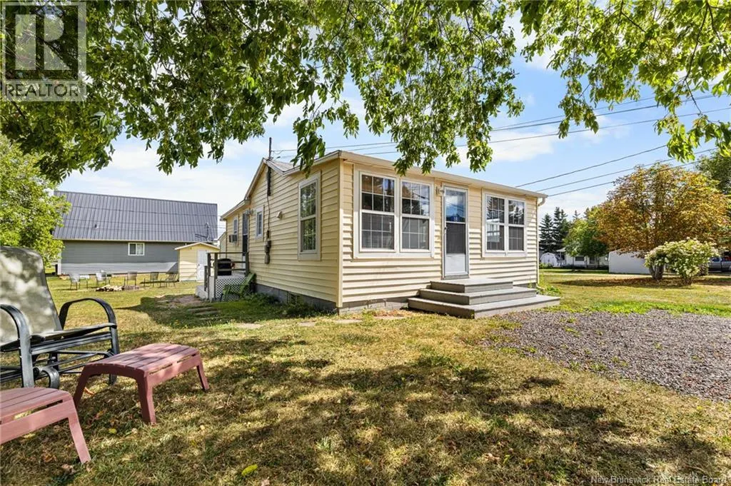 18 Pelican Avenue