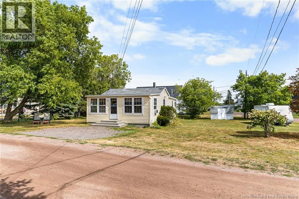 18 Pelican Avenue