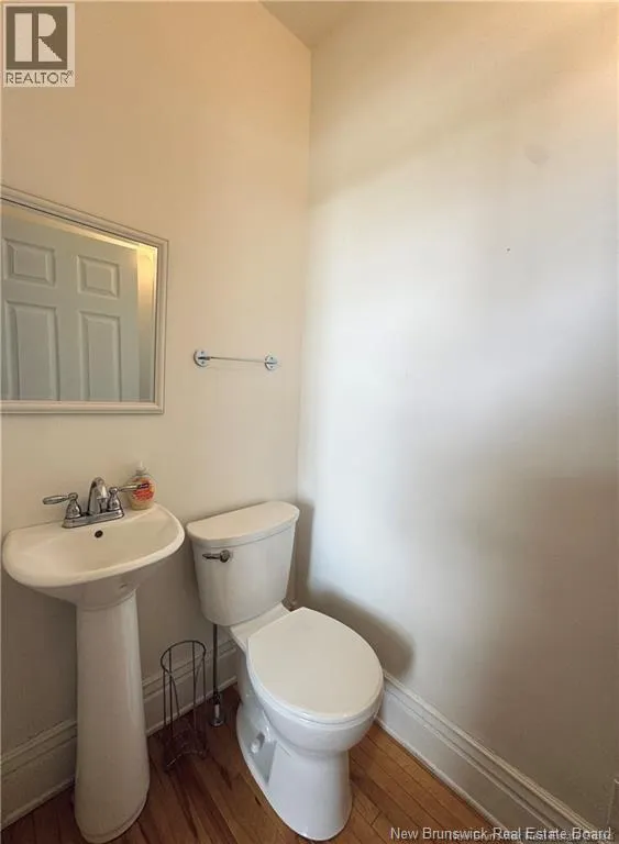1875 King George Hwy