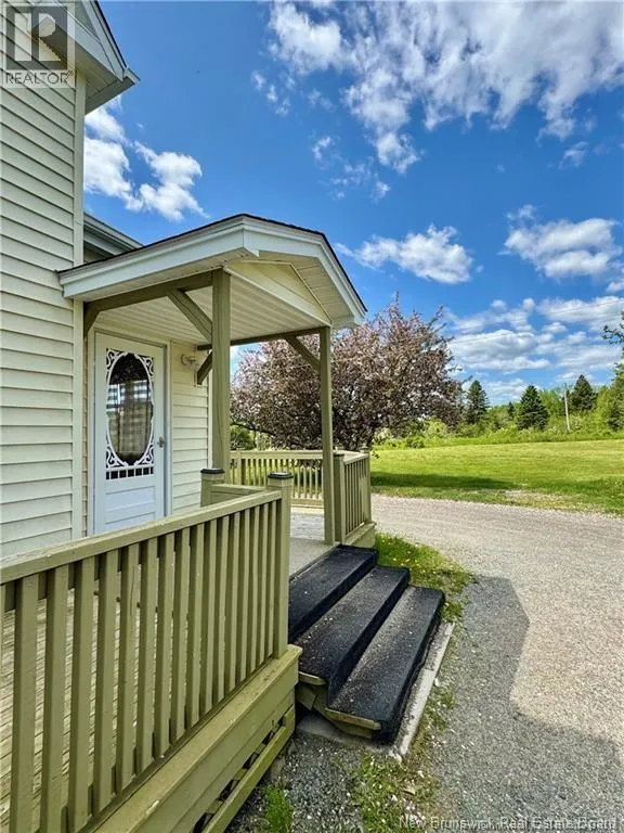 1875 King George Hwy