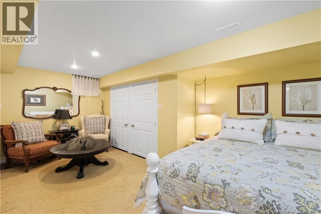 31 New England Drive