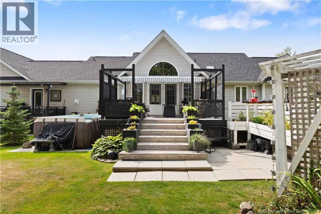 31 New England Drive
