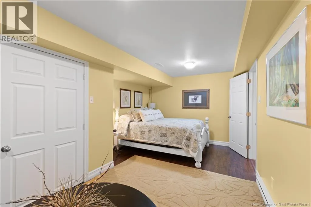 31 New England Drive
