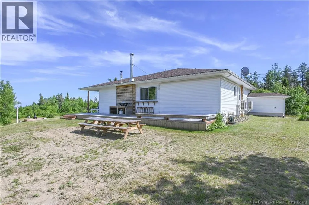 373 de la Cedrière Road