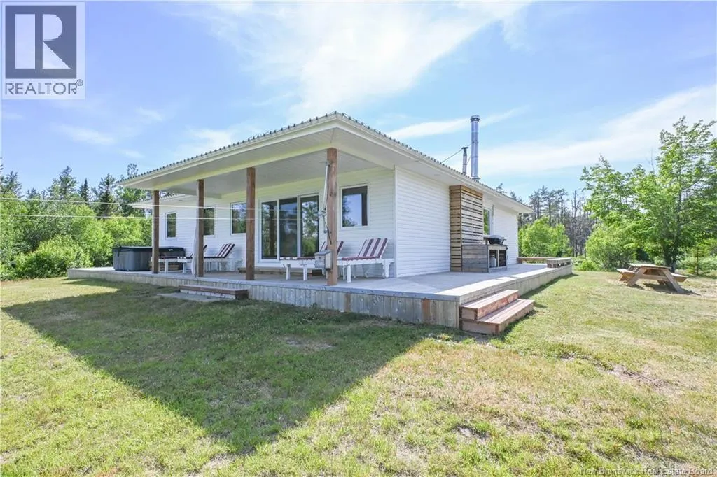 373 de la Cedrière Road