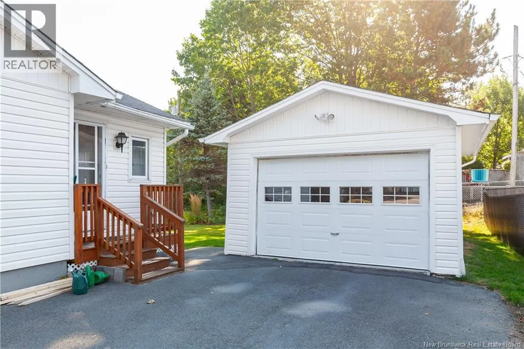 21 Dover Crescent
