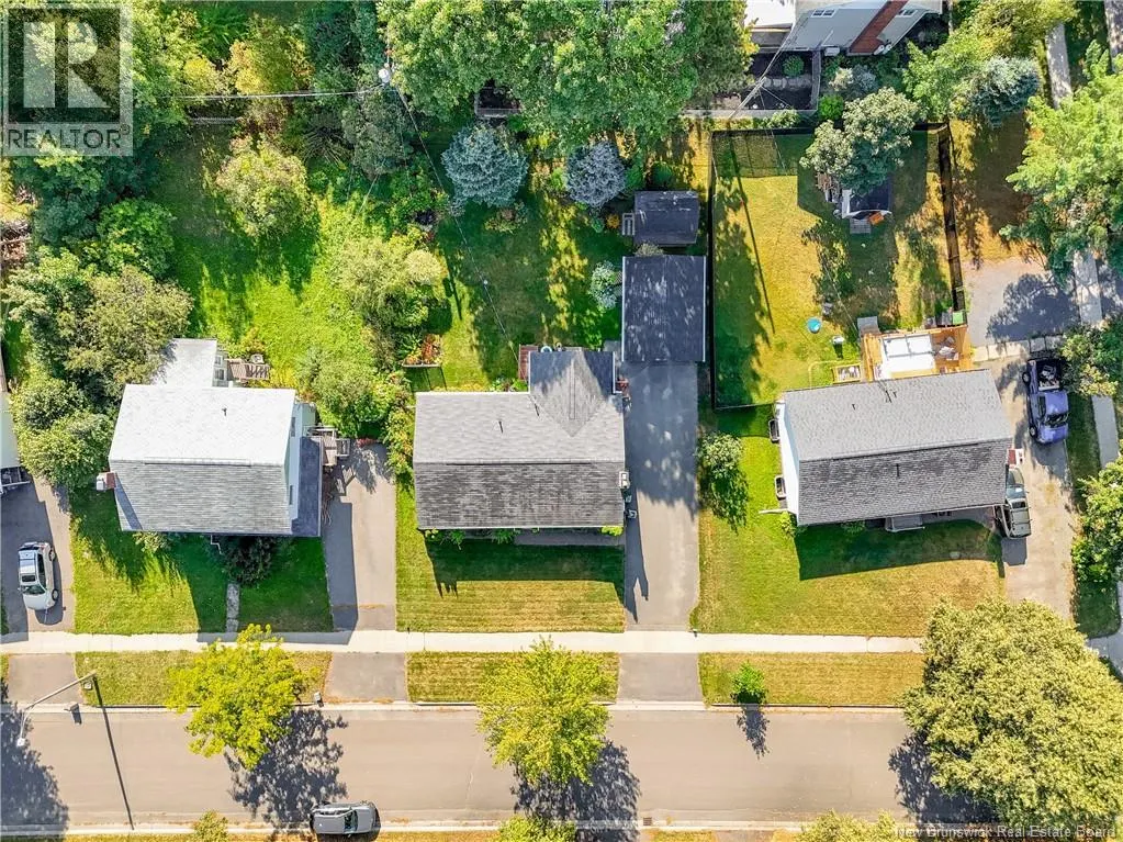 21 Dover Crescent