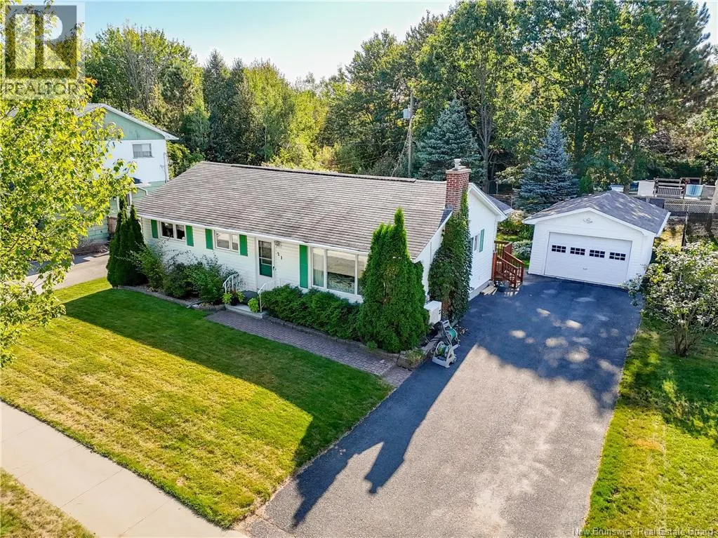 21 Dover Crescent