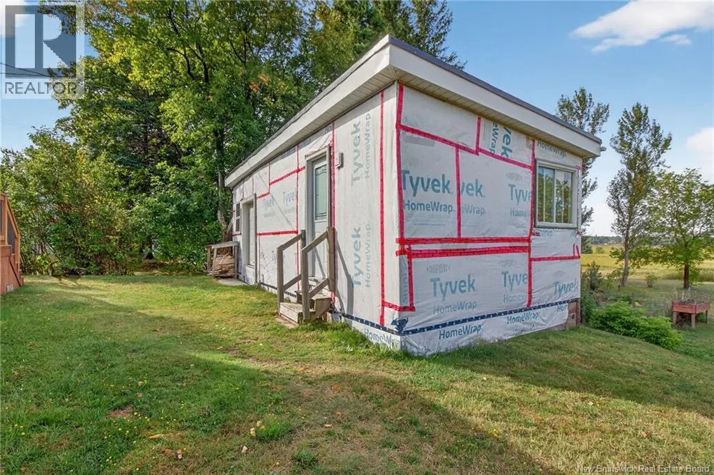 1063-1067 Amirault Street