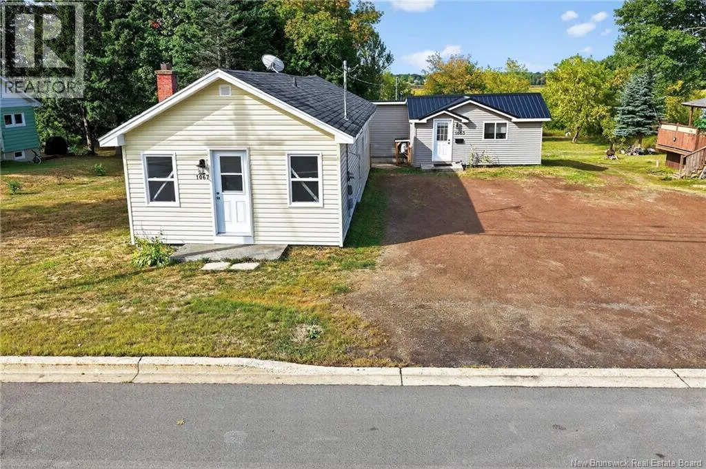 1063-1067 Amirault Street