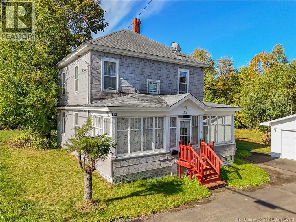 35 Saunders Road