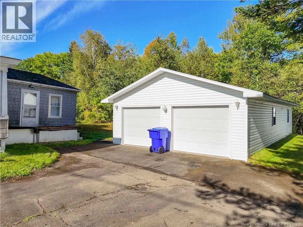 35 Saunders Road