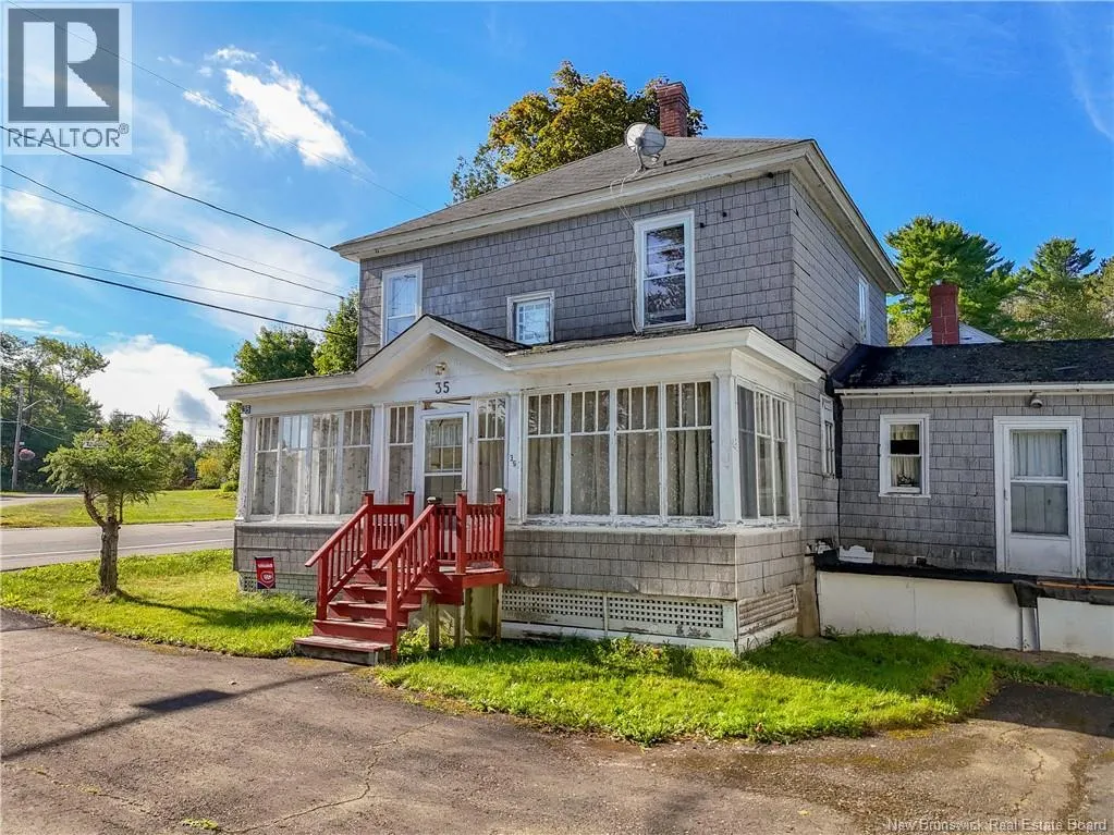 35 Saunders Road