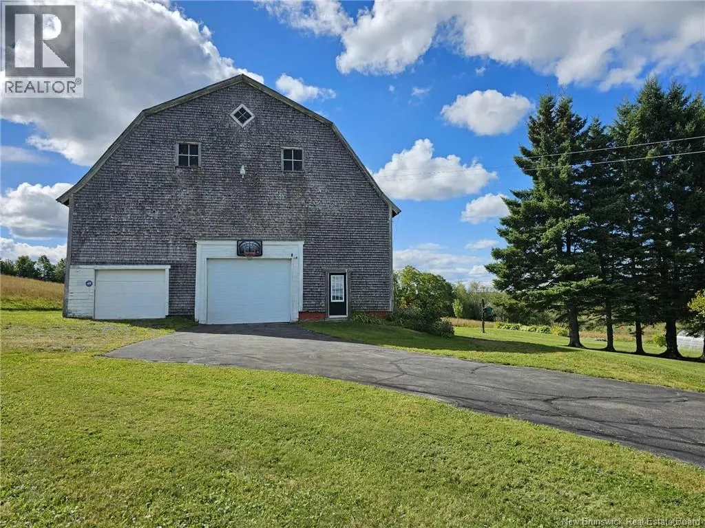 60 Lake Edwards Road