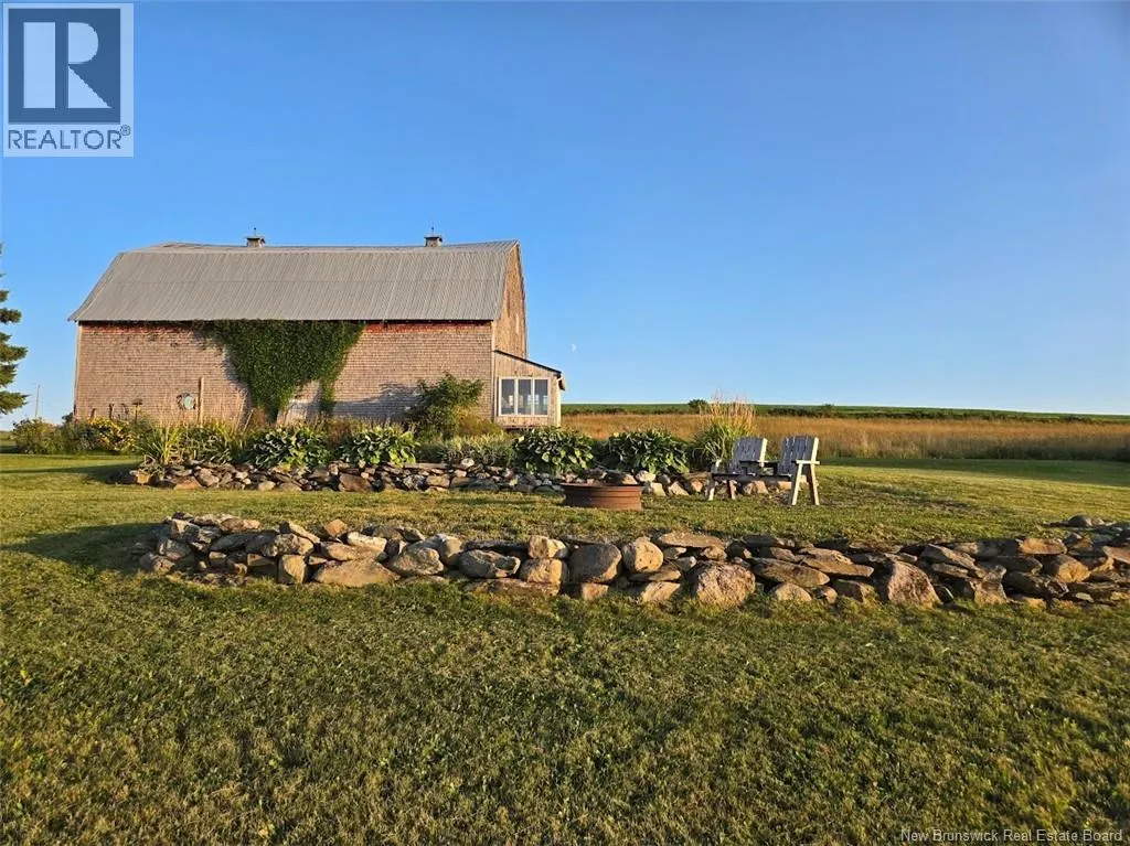 60 Lake Edwards Road