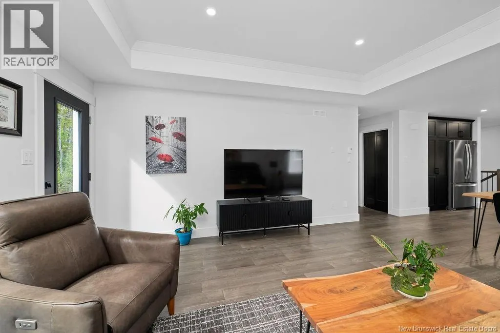 82 Rosebank Crescent