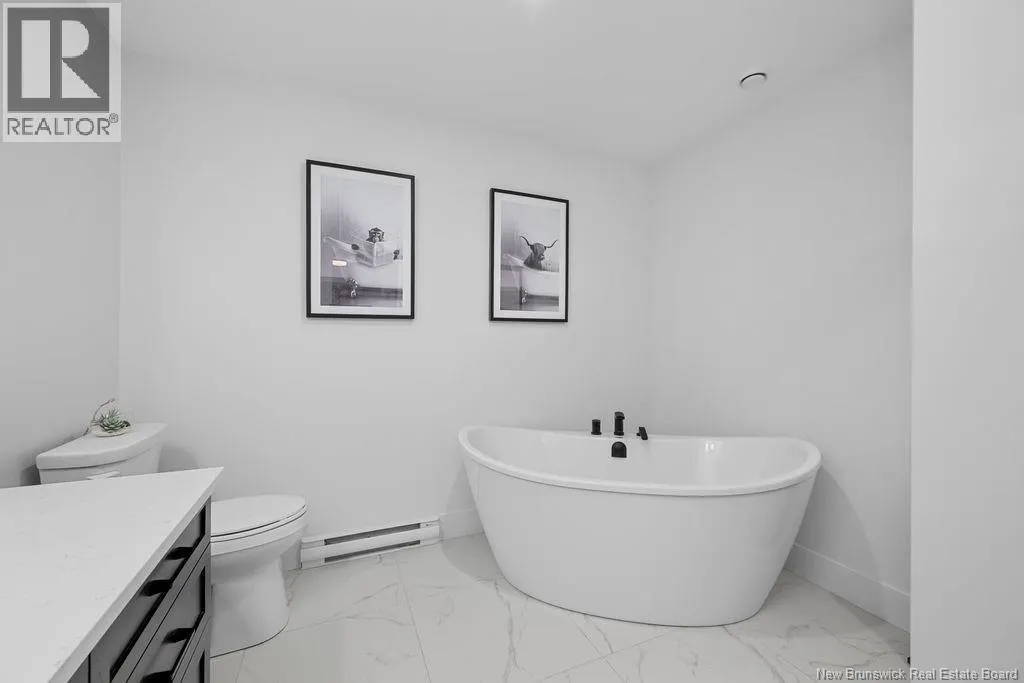 82 Rosebank Crescent