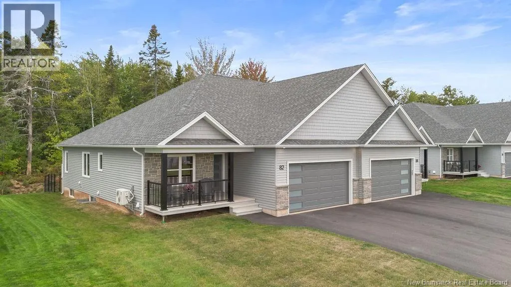 82 Rosebank Crescent