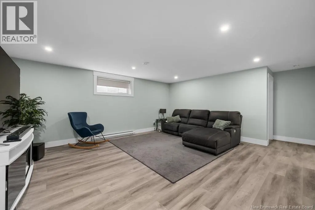 82 Rosebank Crescent