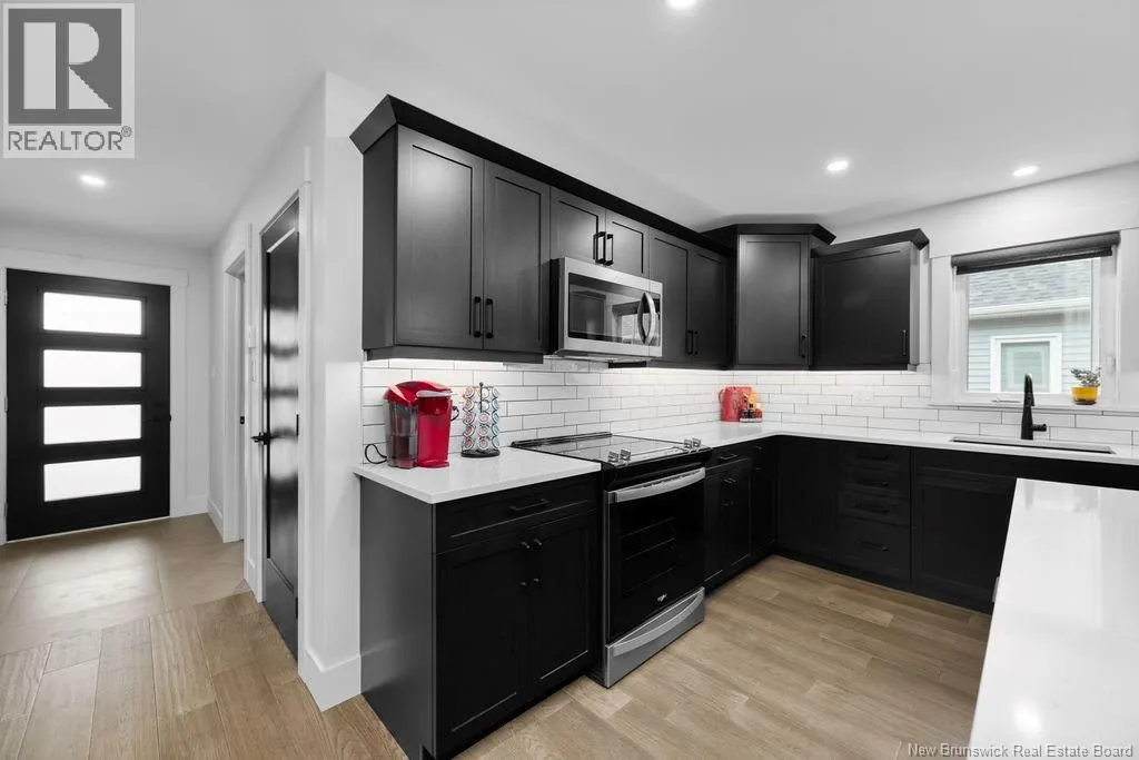 82 Rosebank Crescent