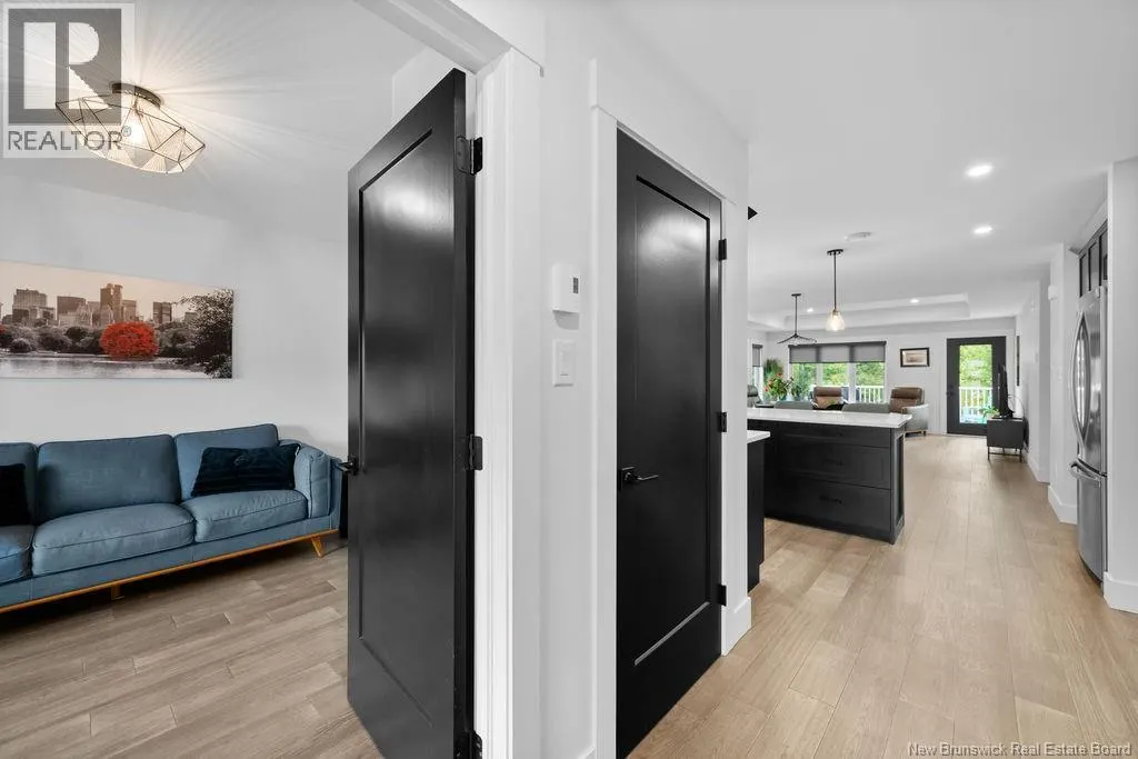 82 Rosebank Crescent