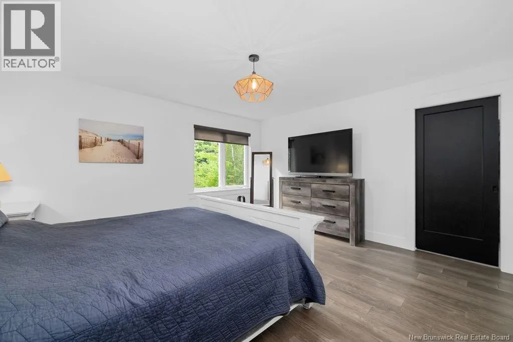 82 Rosebank Crescent