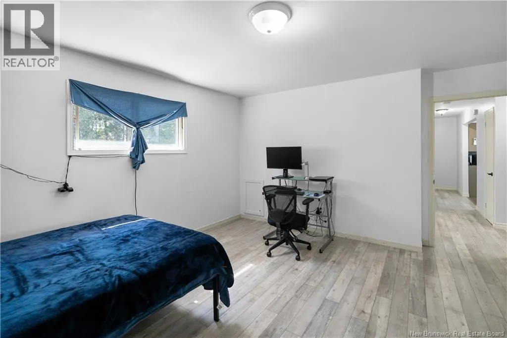 1235 Vanier