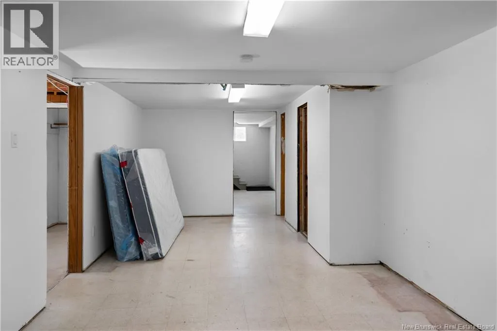 1235 Vanier