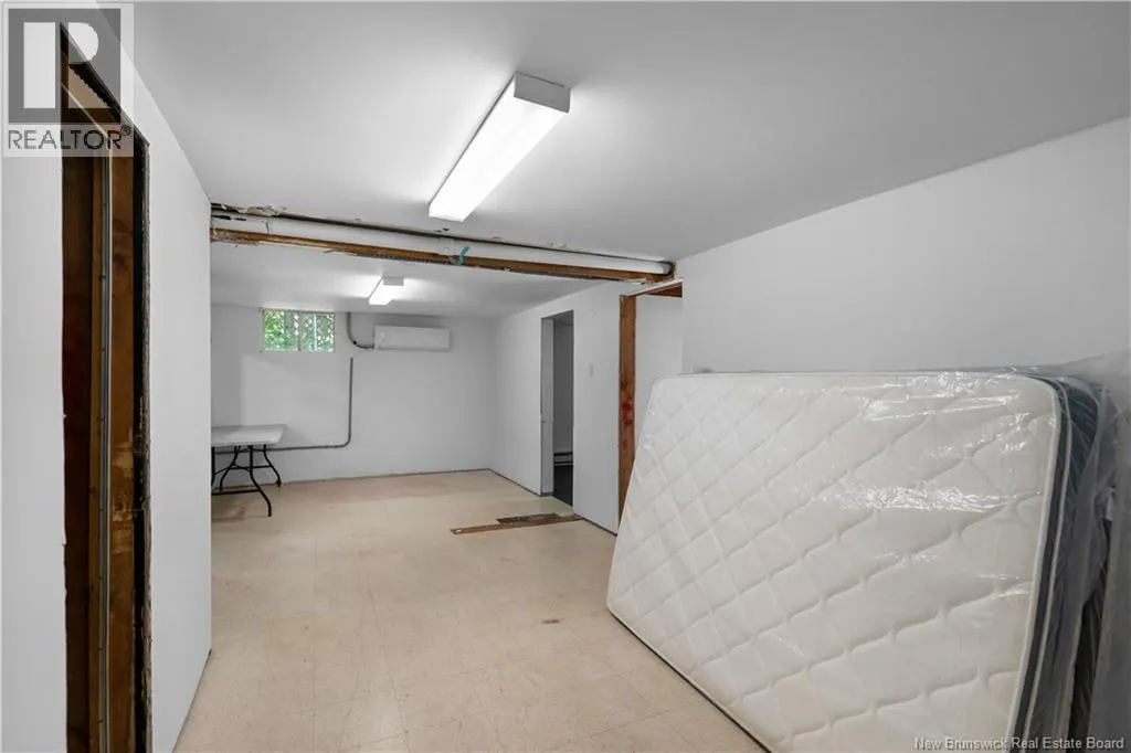 1235 Vanier