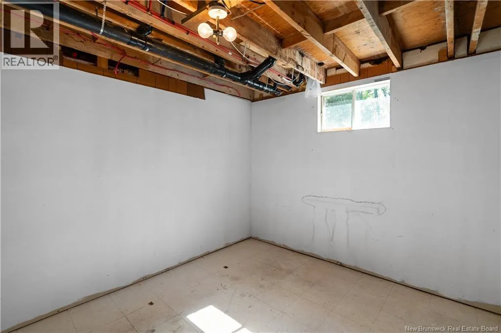 1235 Vanier