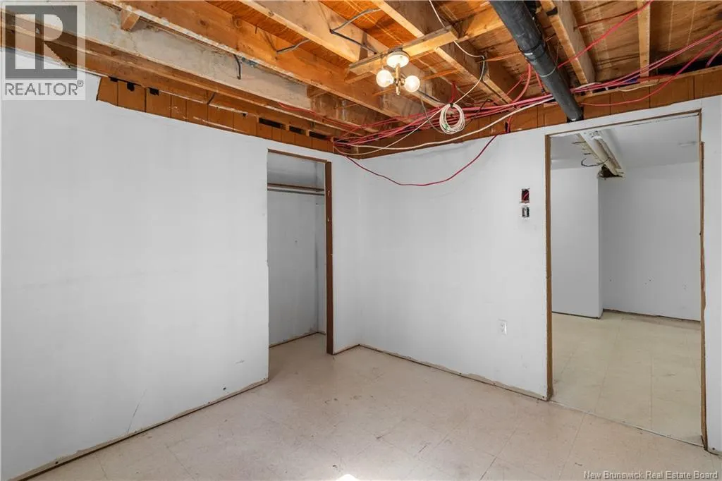 1235 Vanier