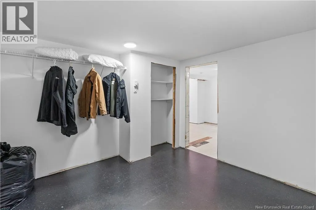 1235 Vanier