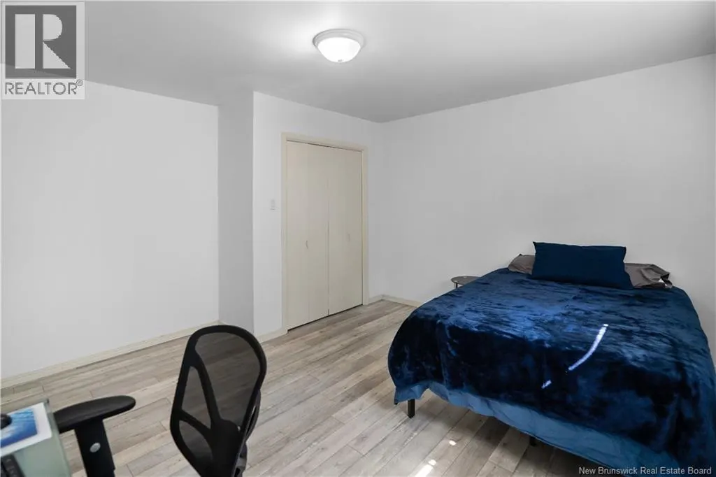 1235 Vanier