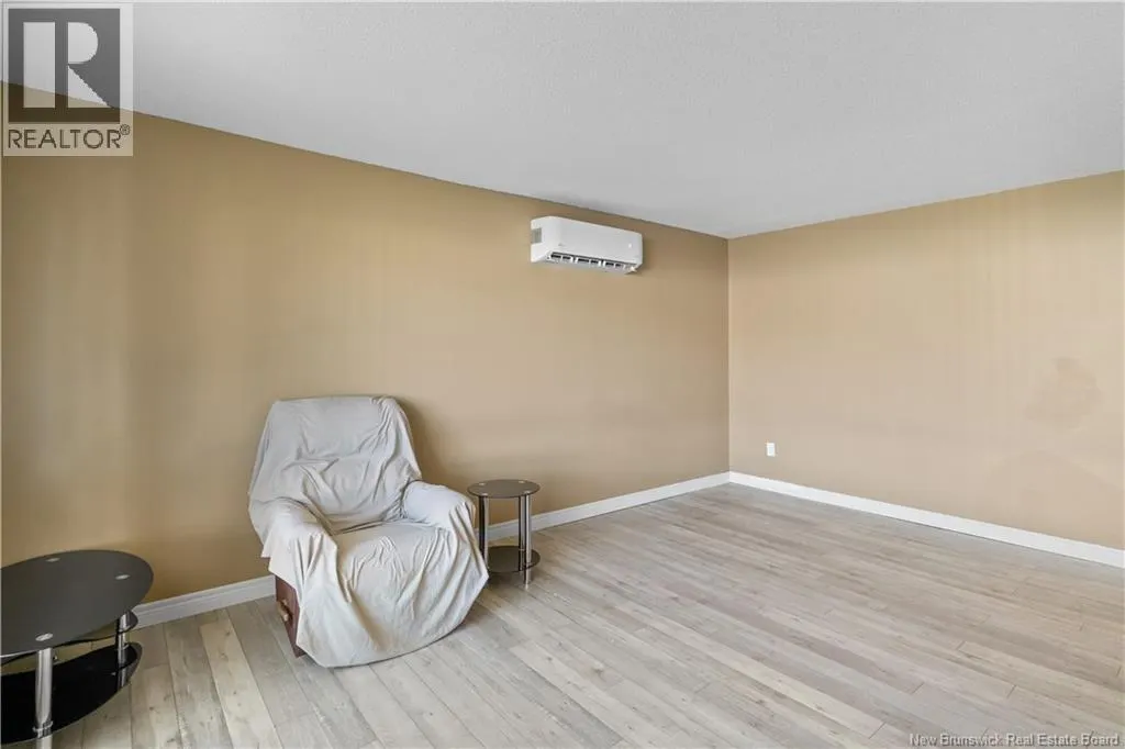 1235 Vanier