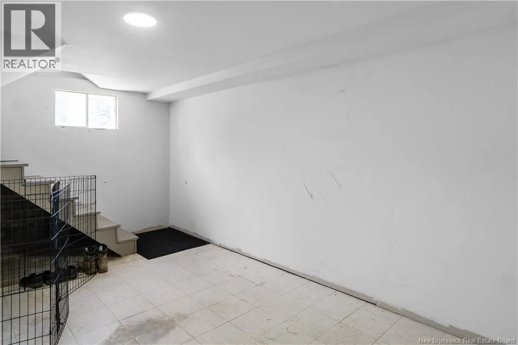 1235 Vanier