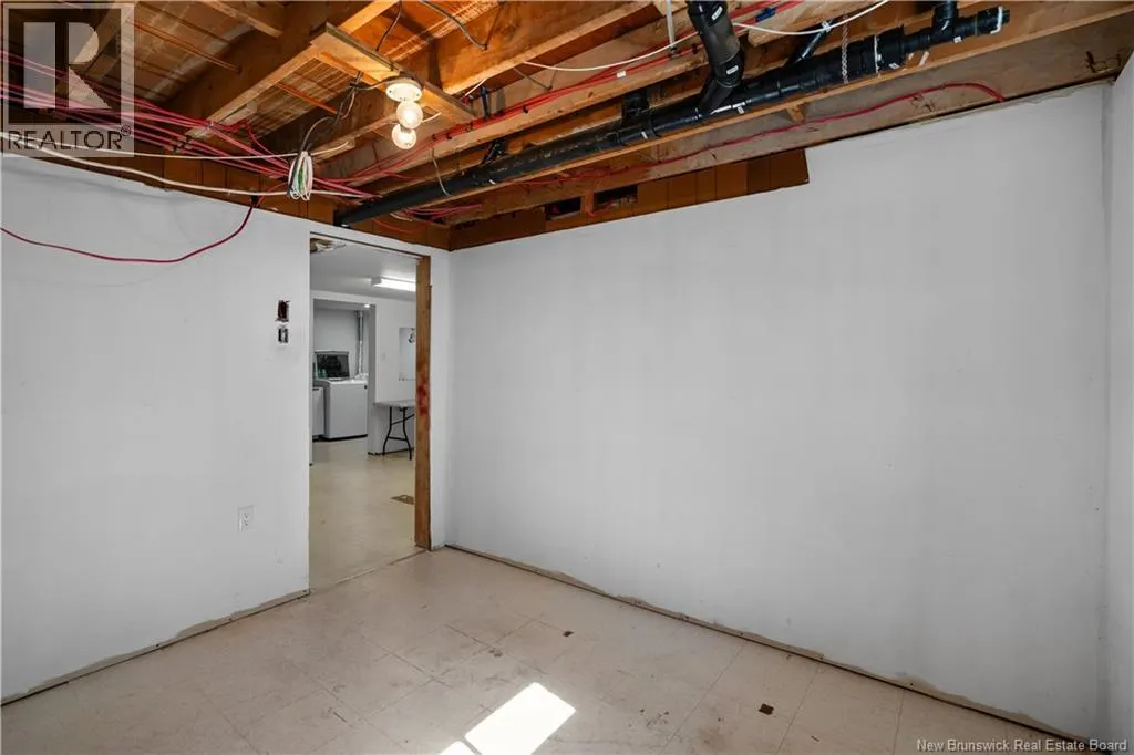 1235 Vanier