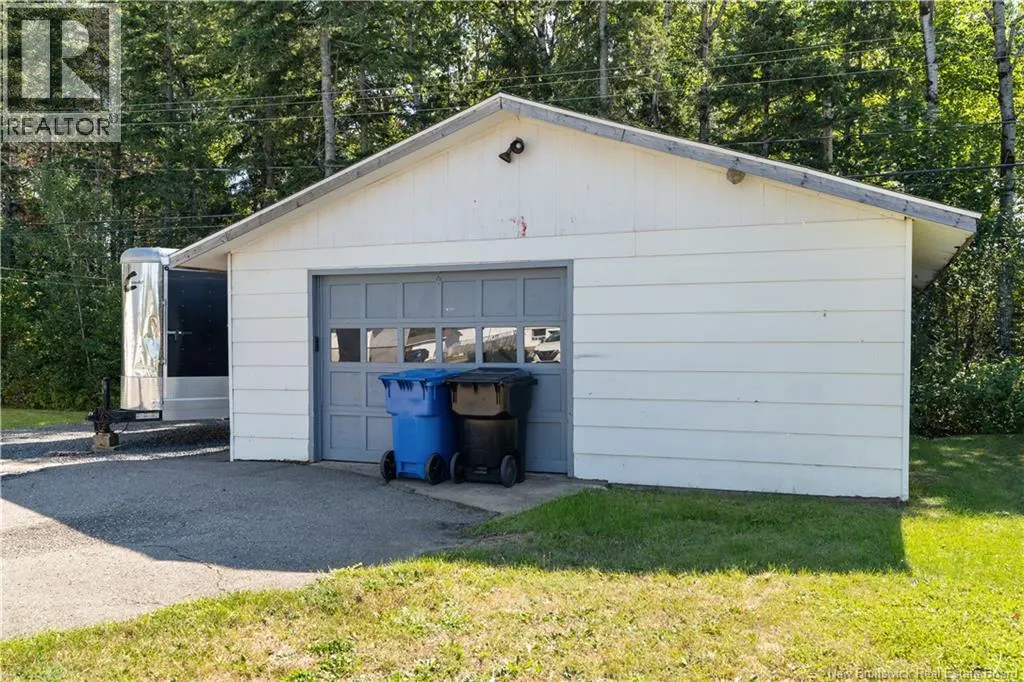 1235 Vanier