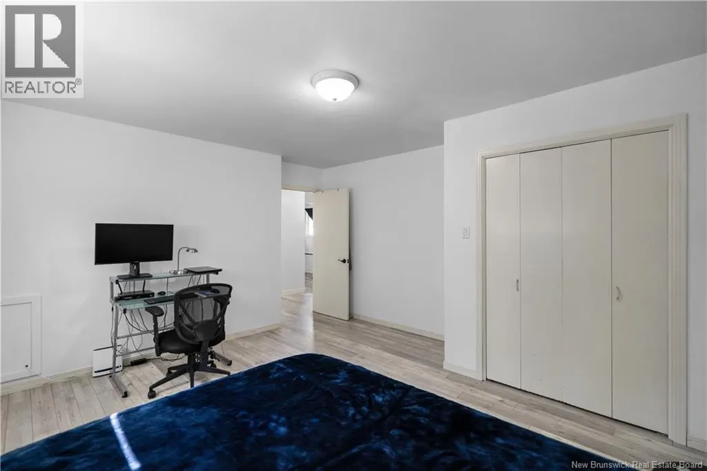 1235 Vanier