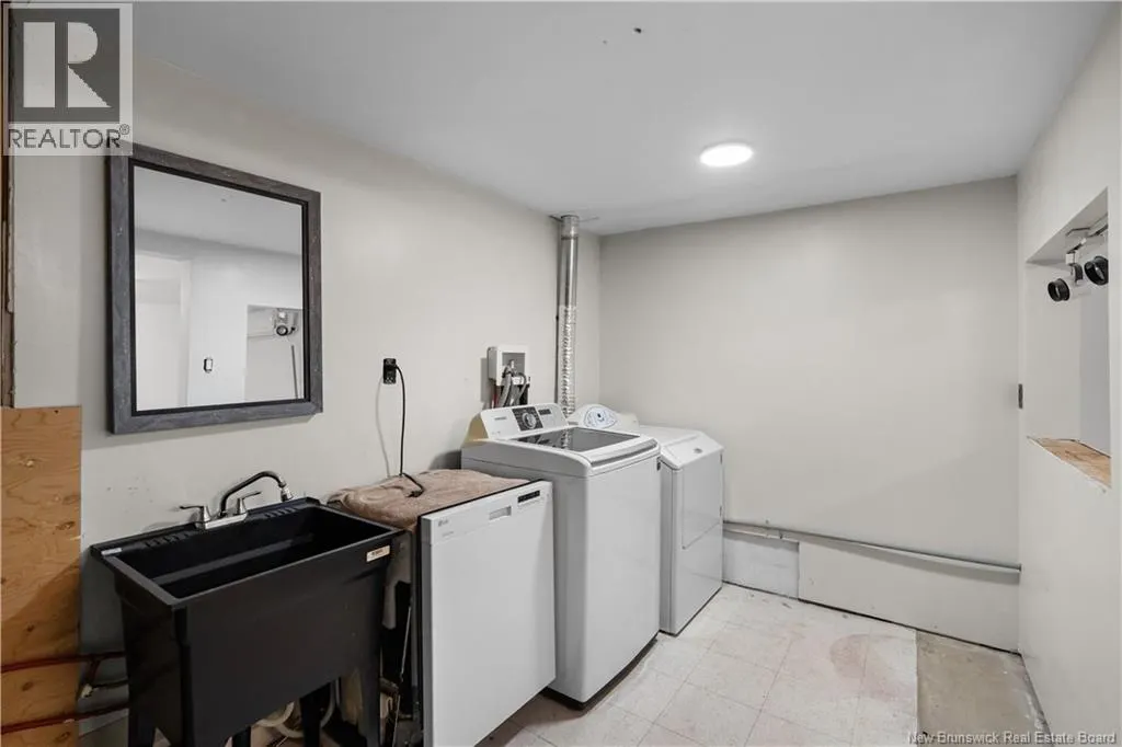 1235 Vanier