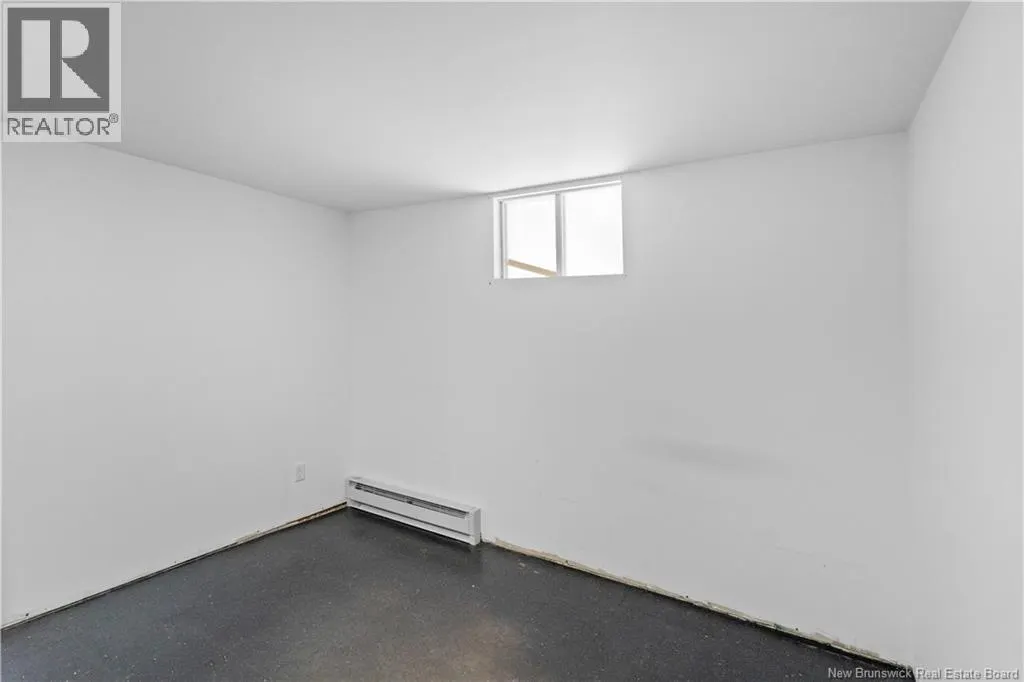1235 Vanier