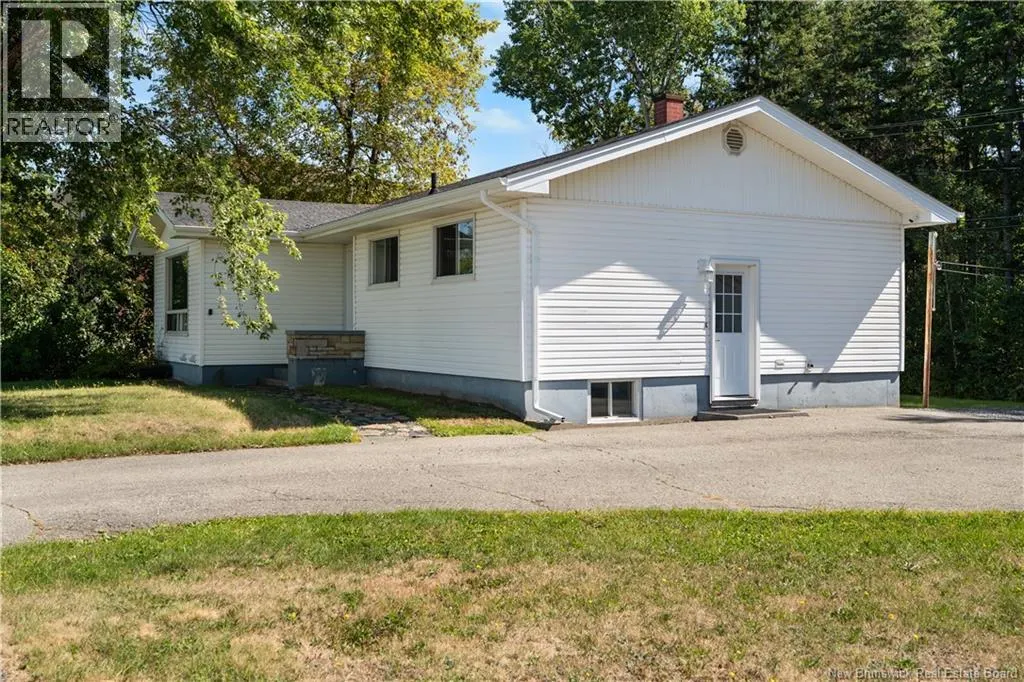 1235 Vanier