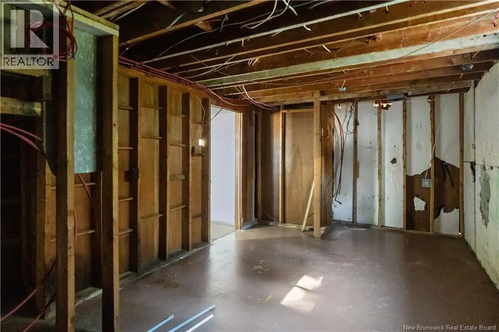 1235 Vanier