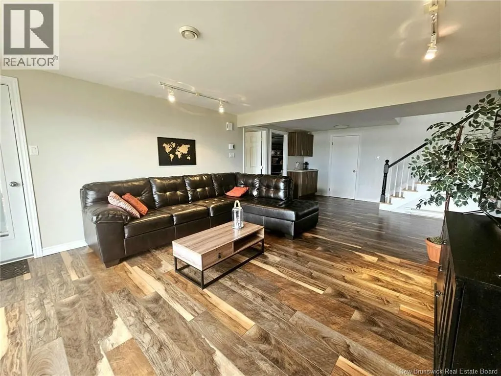 1295 Riverside