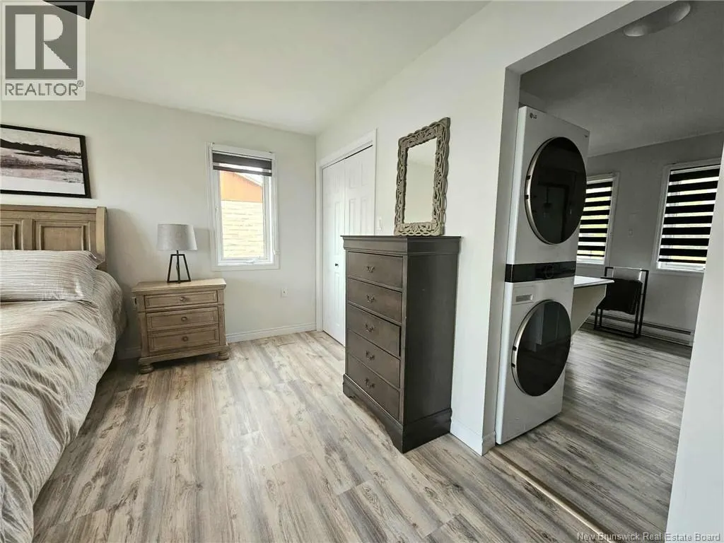 1295 Riverside