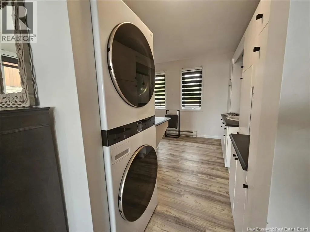 1295 Riverside