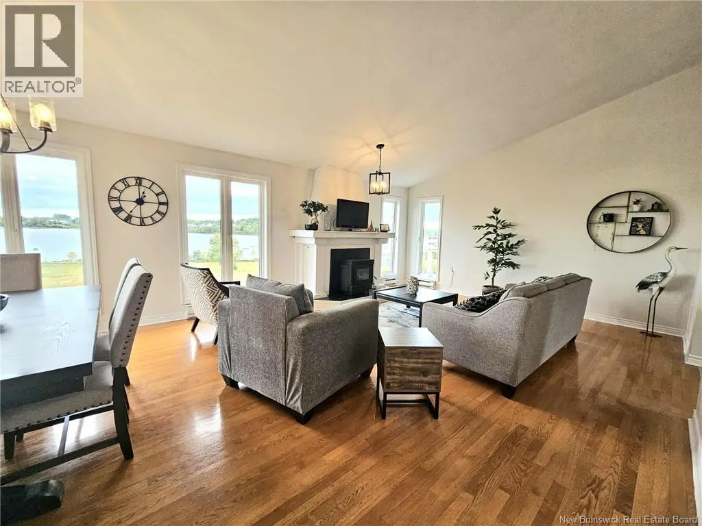 1295 Riverside