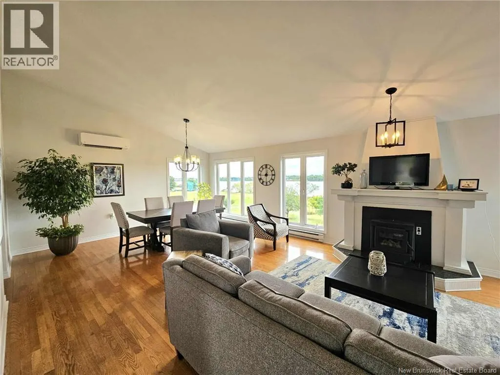 1295 Riverside