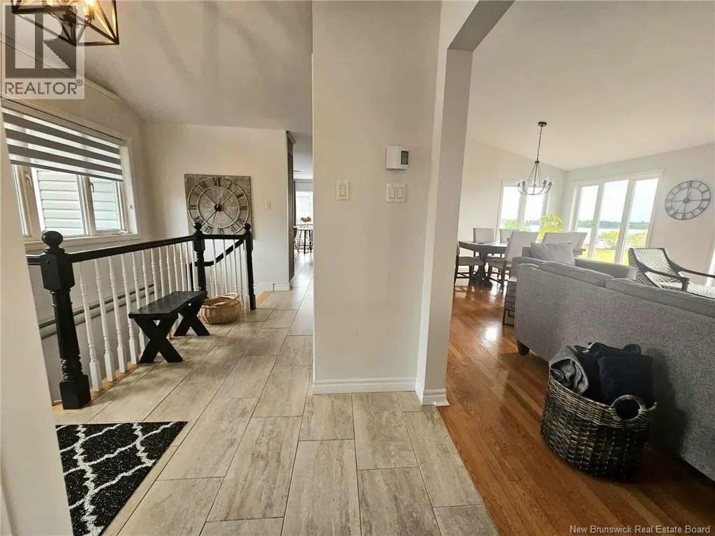1295 Riverside