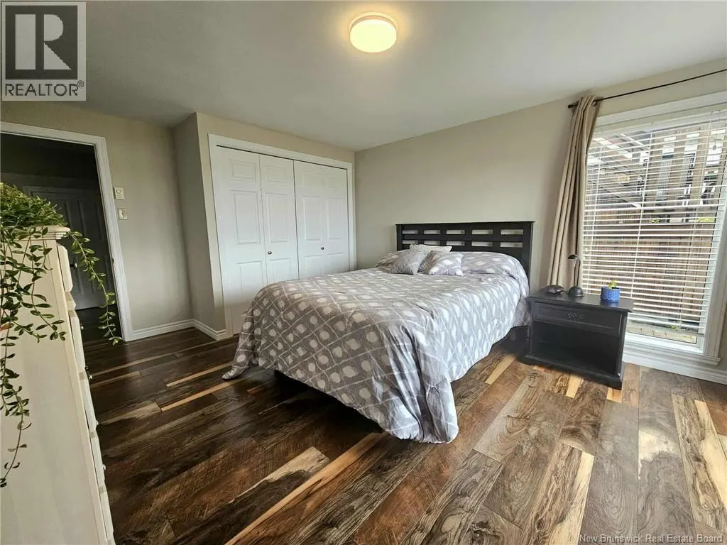 1295 Riverside